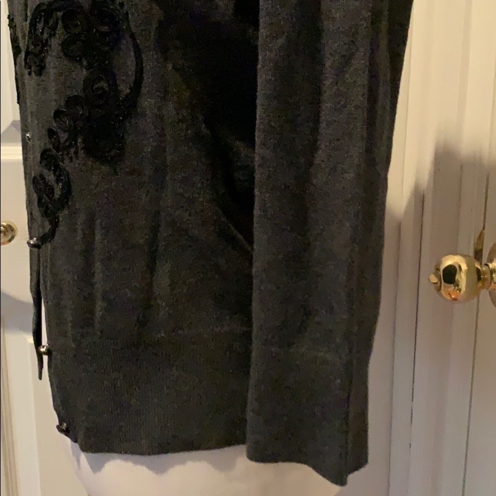 Dark gray cardigan with black appliques - Picture 4 of 7